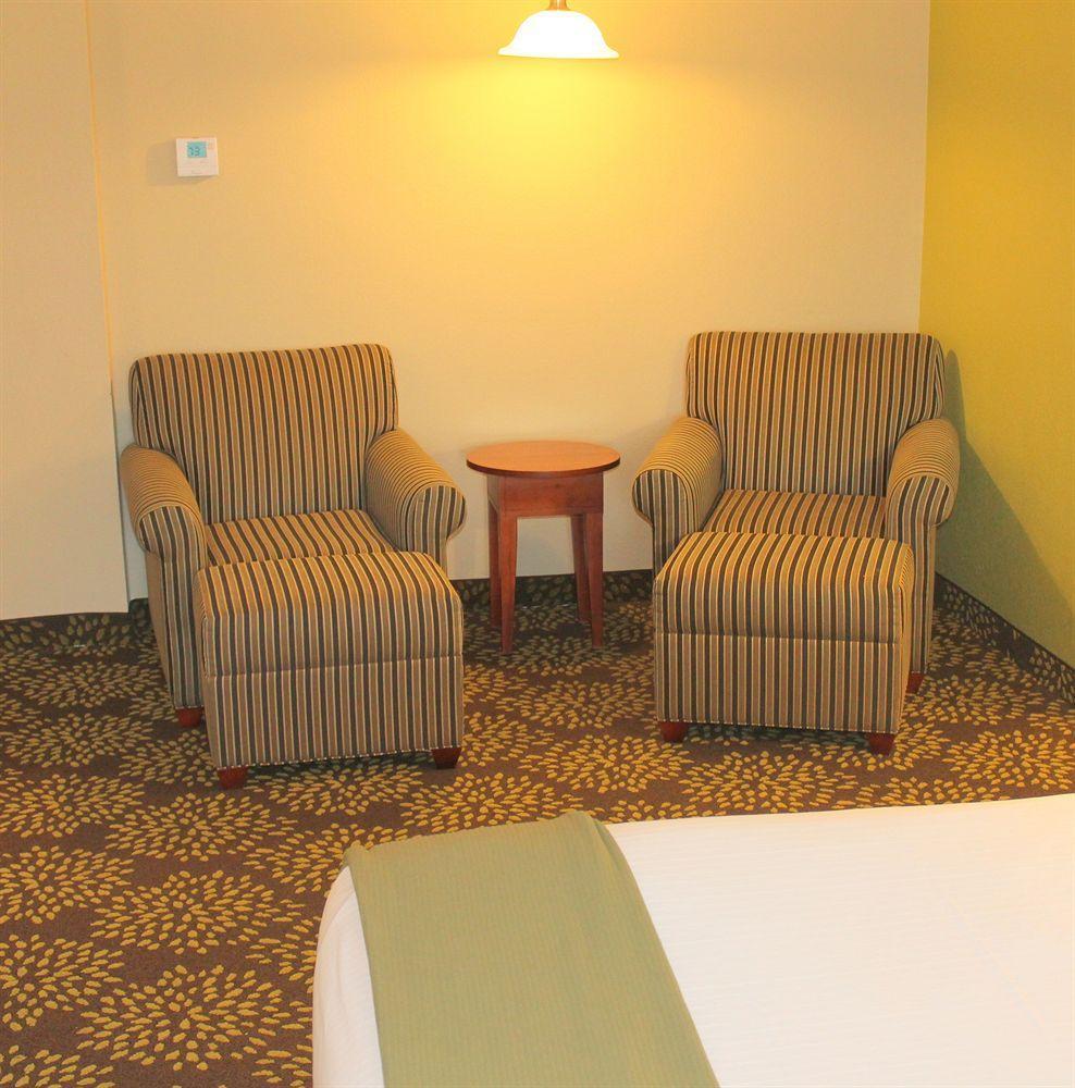 Express & By Ihg Hotel Ripley